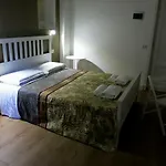 Nik House